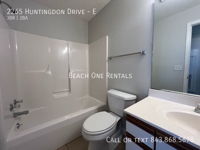 Building Photo - 2265 Huntingdon Dr