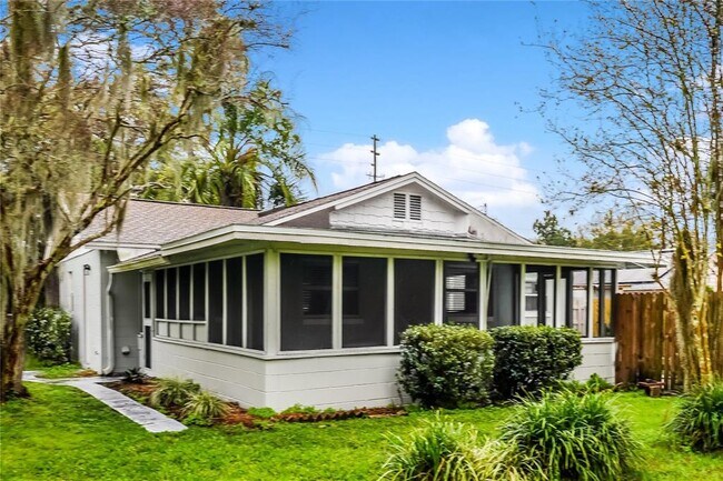 Building Photo - 1010 N Lavon Ave