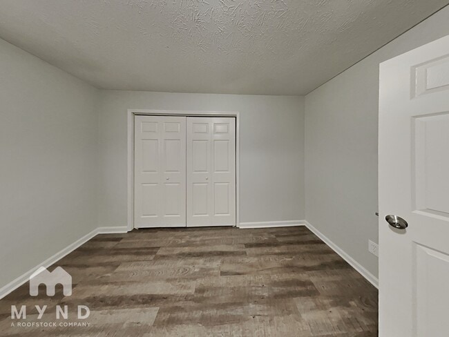 Building Photo - 240 N Hurst Mill Rd