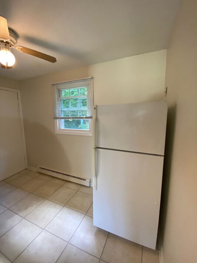 Building Photo - Andover, CT- One bedroom one bath apt in a...