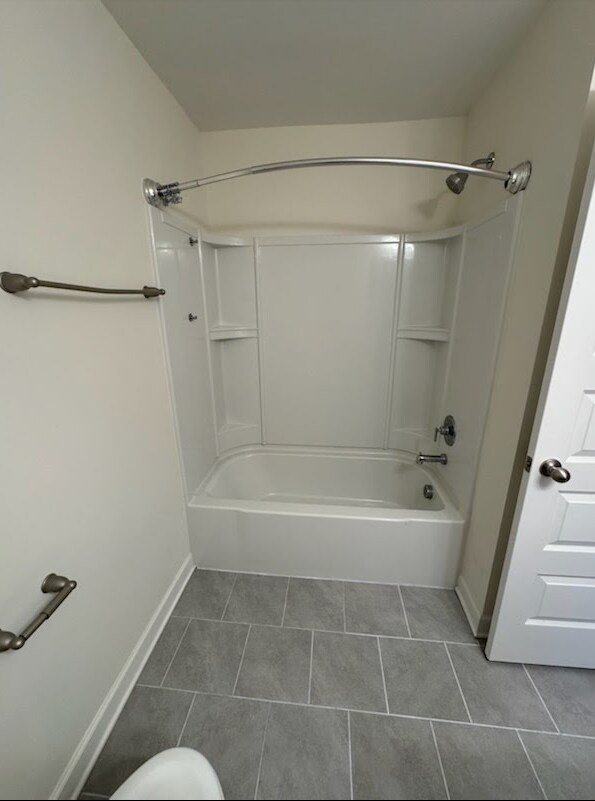 Building Photo - Available for Aug move in. Charming 2-Bedroom Retreat in Hendersonville with 2.5 Baths & Spacious...