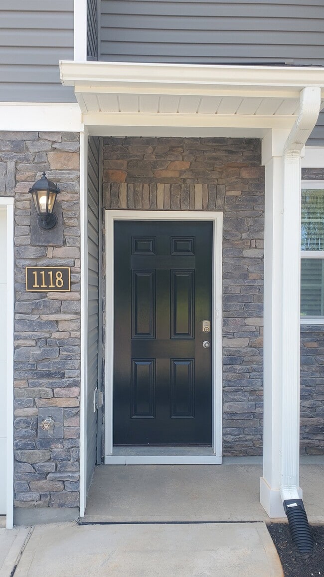 Building Photo - 1118 Broholmer Ln