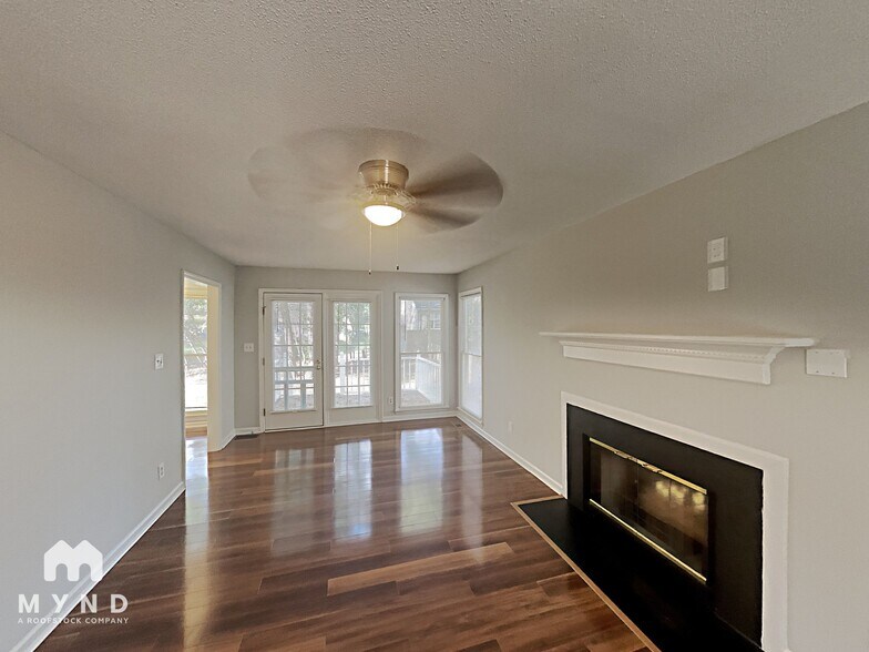 Building Photo - 4513 Aviemore Crescent