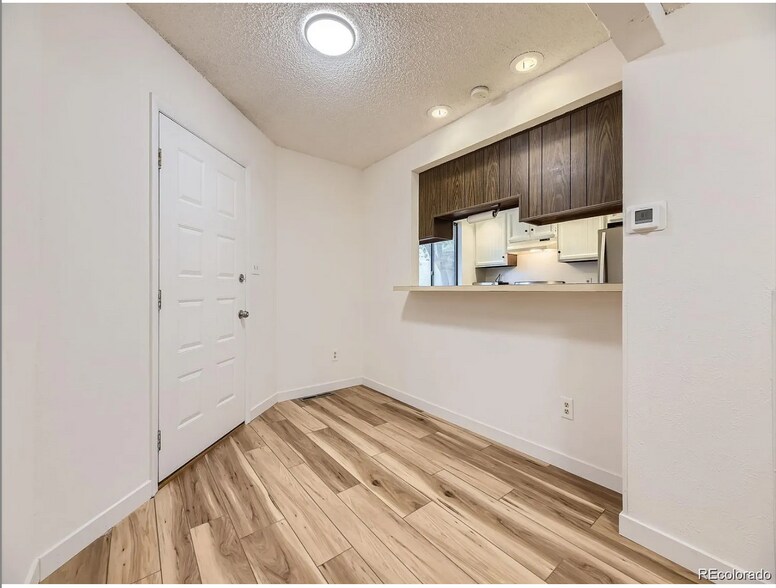Building Photo - 2949 Shady Holw E