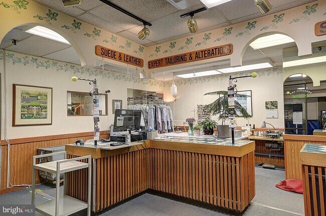 Building Photo - 5225 Pooks Hill Rd