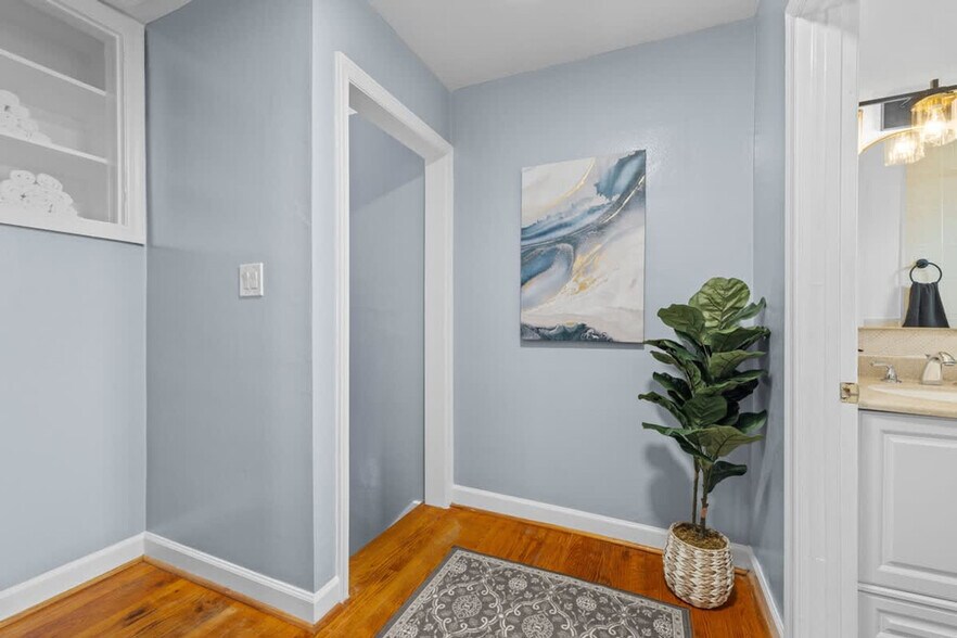 Building Photo - 174 Cherry St