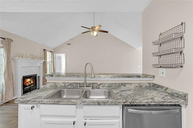 Building Photo - 1315 Sweetwater Ct