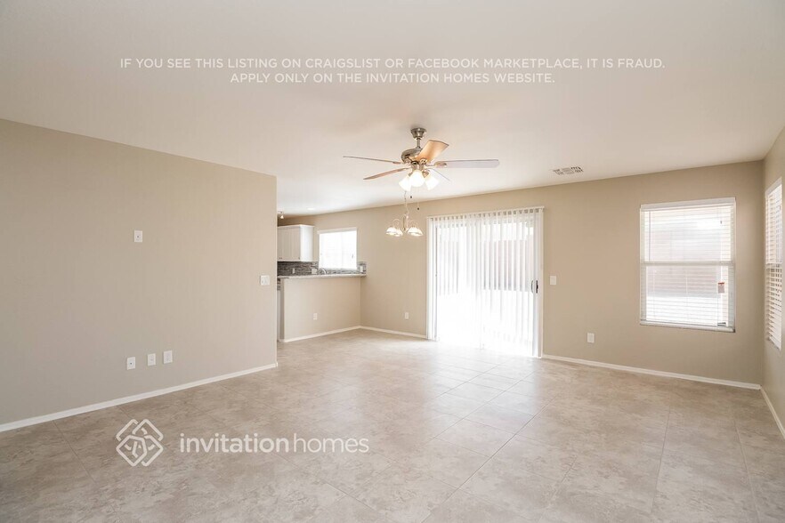 Building Photo - 1429 E Rosebud Dr