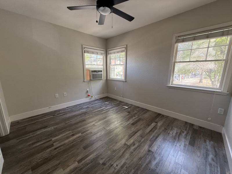 Building Photo - 2000 6th St