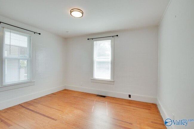 Building Photo - 1611 Beirne Ave NE