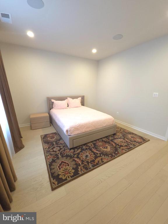 Building Photo - 43433 Wilcox Terrace