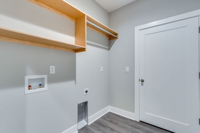 Building Photo - Falcon Falls-Maxwell Plan