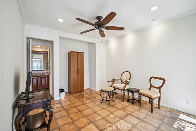 Building Photo - 257 Avenida Lobeiro