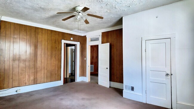 Building Photo - 707 2nd Ave