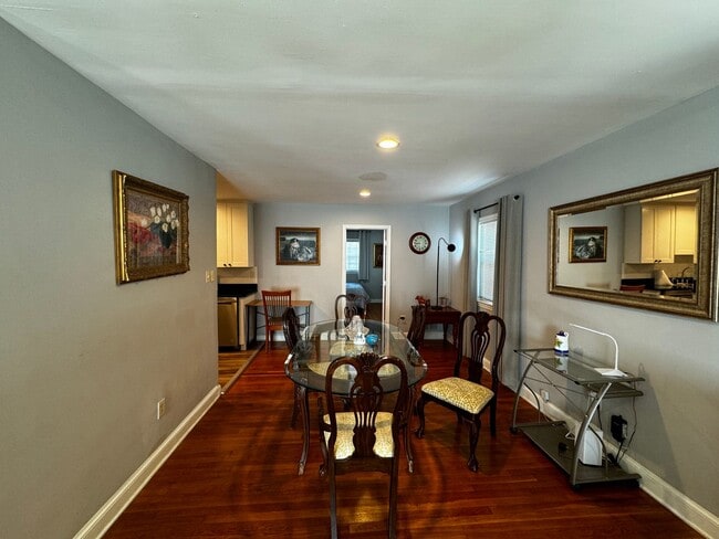 Building Photo - Spacious Furnished 4BR Home with Prime Location Near Marymount and Metro
