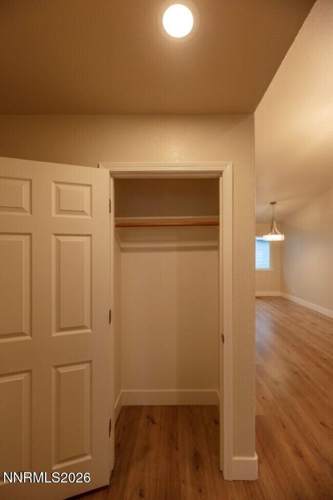 Building Photo - 7562 Wheeldale Cir