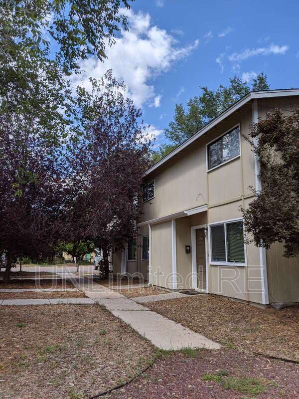 Building Photo - 321 N Park St