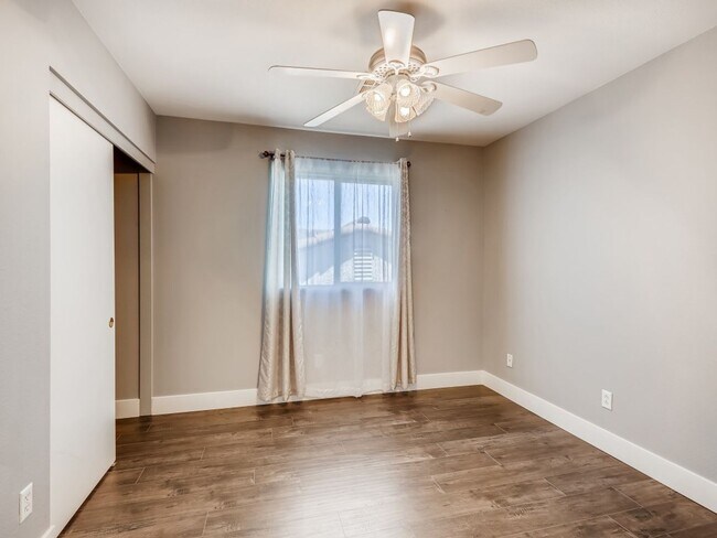 Building Photo - SPACIOUS & ELEGANT LIVING IN THIS GATED HE...