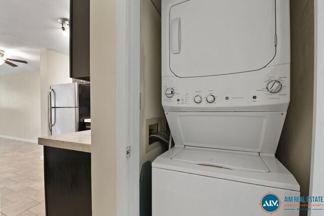 Building Photo - Move-In Ready 2 Bedroom Condo – Steps from...