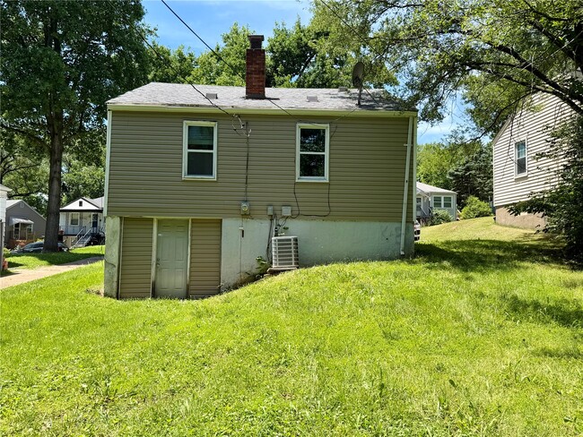 Building Photo - 7121 Lamont Dr
