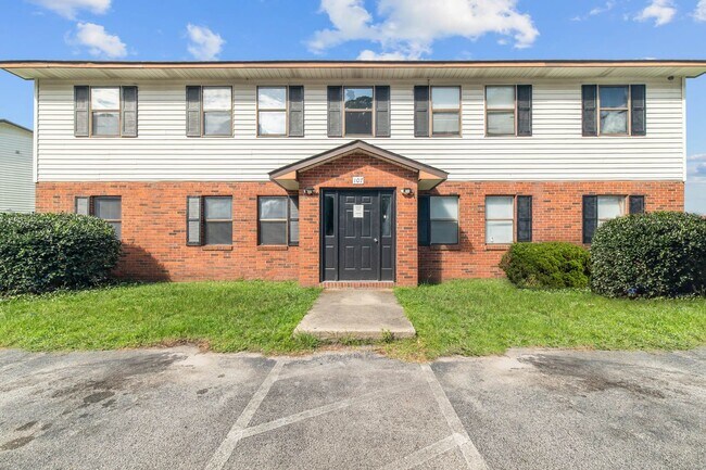 Building Photo - 107 Ravenwood Dr