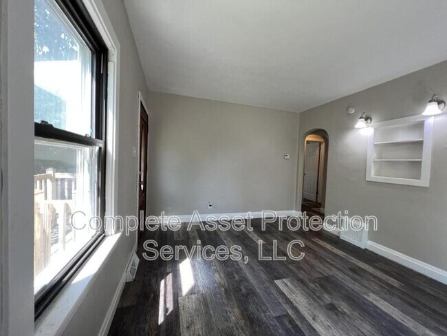 Building Photo - 6079 Madison St