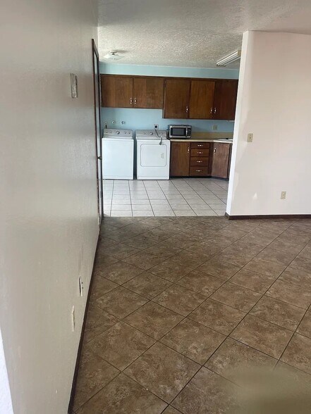 Building Photo - 1029 S 200 W