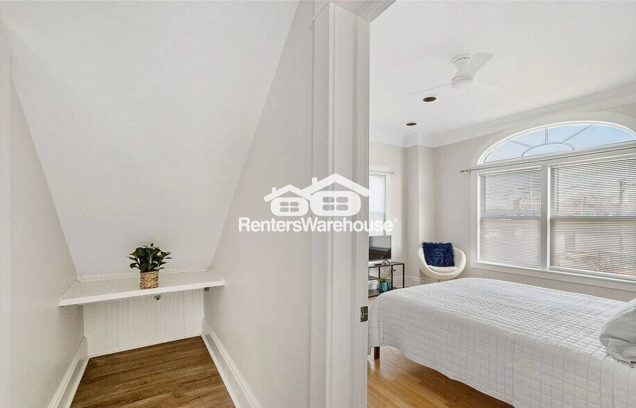 Building Photo - 544 36th St