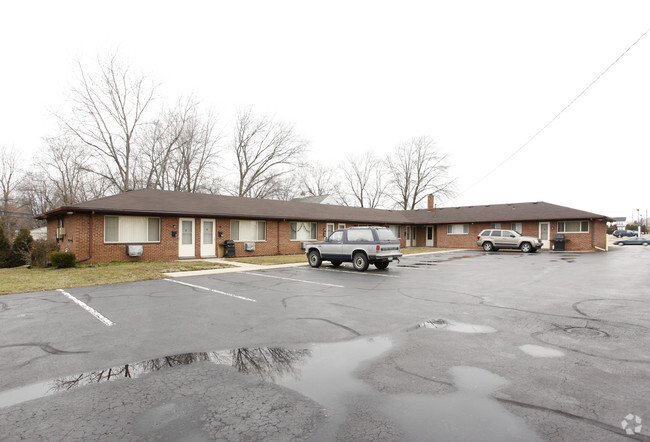 Maplecrest Apartments - Clawson, MI | Apartment Finder