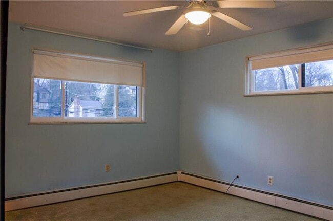 Building Photo - 214 Maplewood Dr