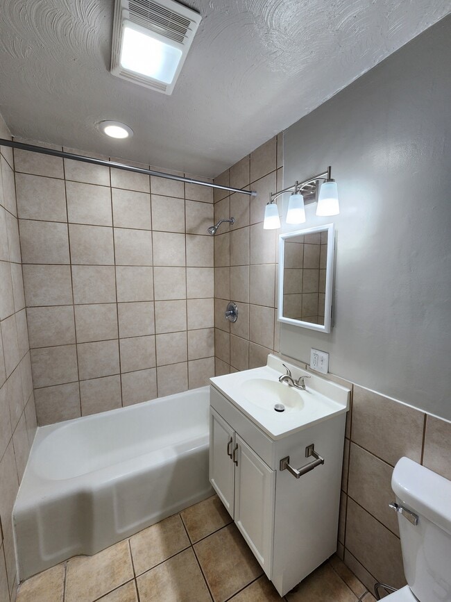 Building Photo - 1705 Avenue G