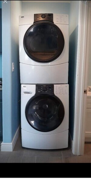 Building Photo - 19449 Ingomar St