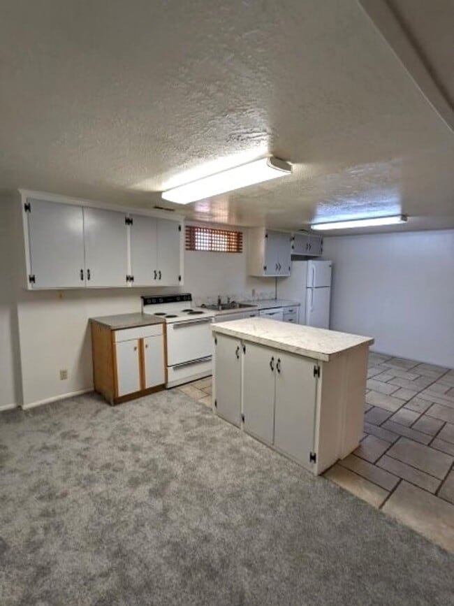 Building Photo - 3429 Quincy Ave