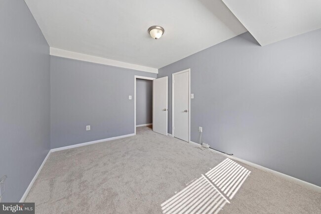 Building Photo - 10620 Weymouth St