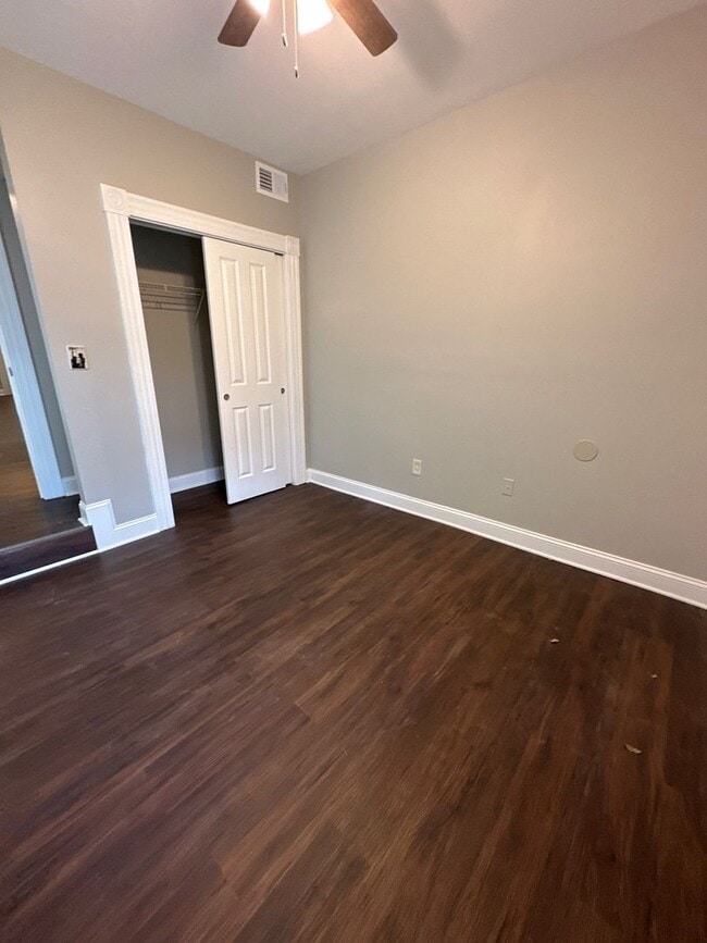 Building Photo - 2125 1/2 McCulloh St