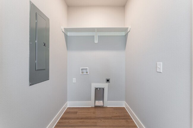 Building Photo - Beautiful New Home