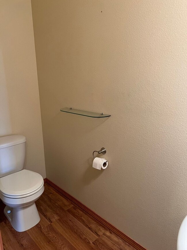 Building Photo - 417 SW Pemberly Loop