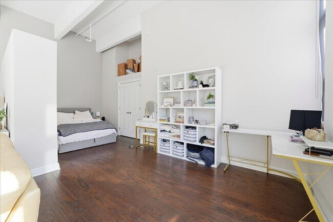 Building Photo - 1500 Hudson St