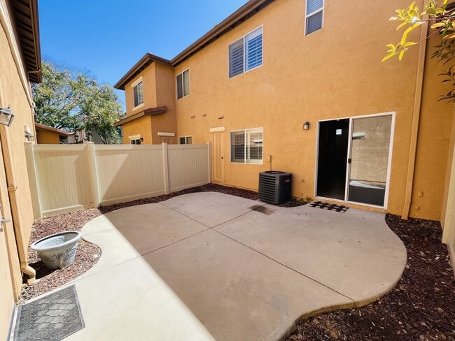 Building Photo - 26331 Arboretum Way