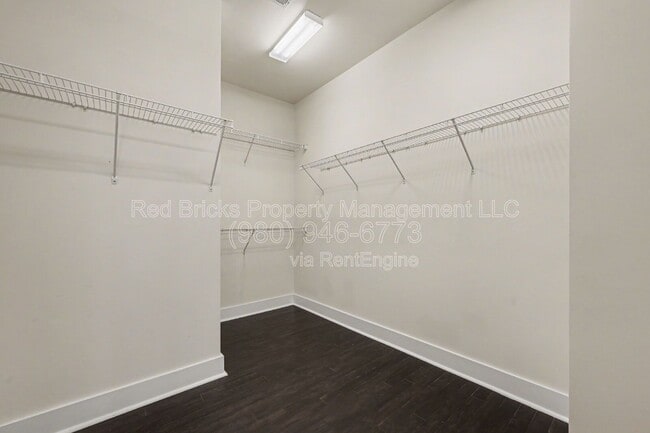 Building Photo - 2905 Grand Union Way