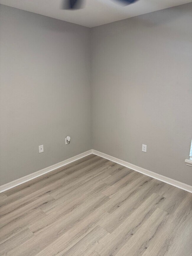 Building Photo - Charming Winter Haven Rental!