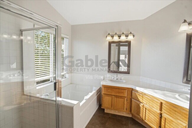 Building Photo - 27523 Wellsley Way
