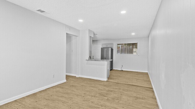 Building Photo - 1665 Northwood St