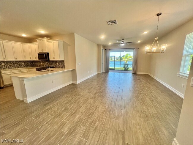 Building Photo - 1233 Enbrook Lp