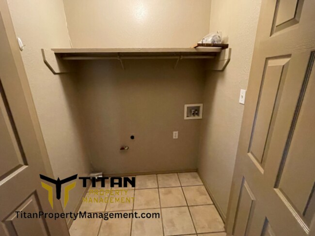 Building Photo - 2 bed/2 bath Apartment