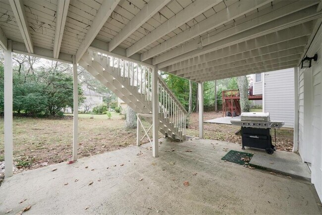 Building Photo - 4085 Pineset Dr