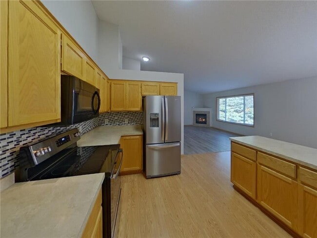 Building Photo - 16037 Flagstaff Ave W