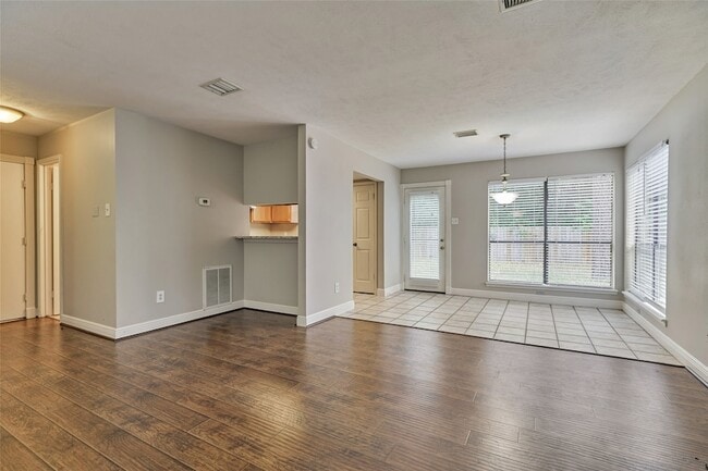 Building Photo - 3 Field Flower Ct