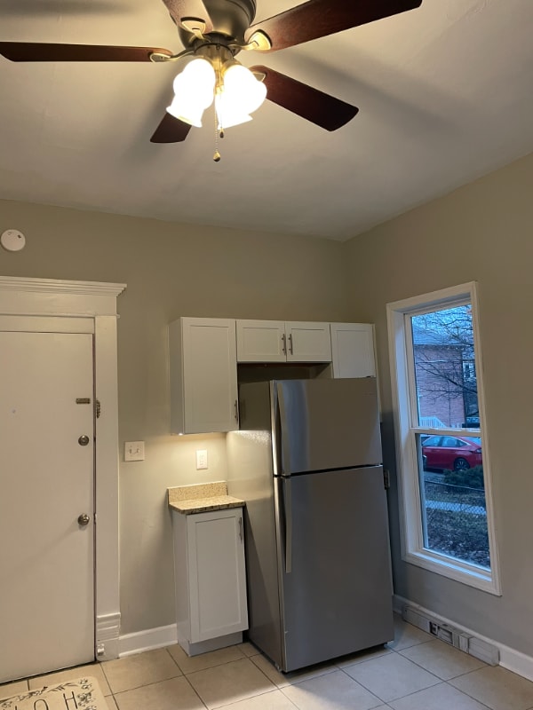 Building Photo - 65 Smith Pl