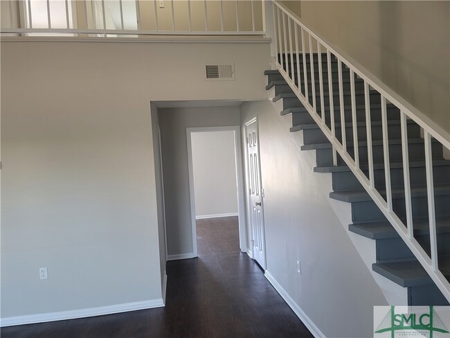 Building Photo - 230 Lanier Dr